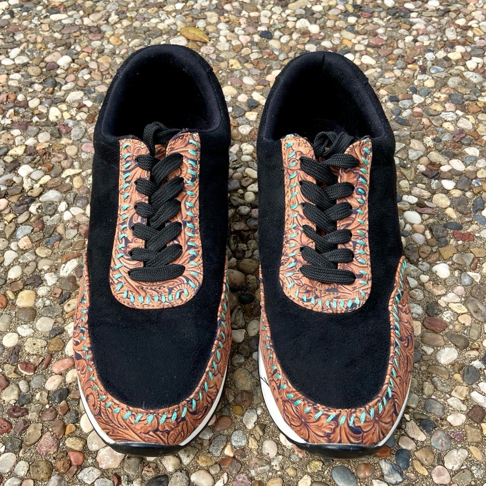 Sneakers - Crazy Train - BUCK STITCH KICKS
SIZE 10 - Black Leather - Faux Tooled